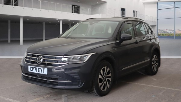 VOLKSWAGEN Tiguan